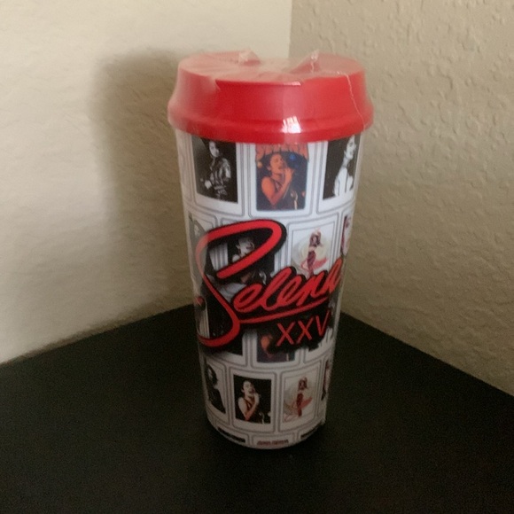 Selena XXV limited edition commemorative cup set - Picture 2 of 9
